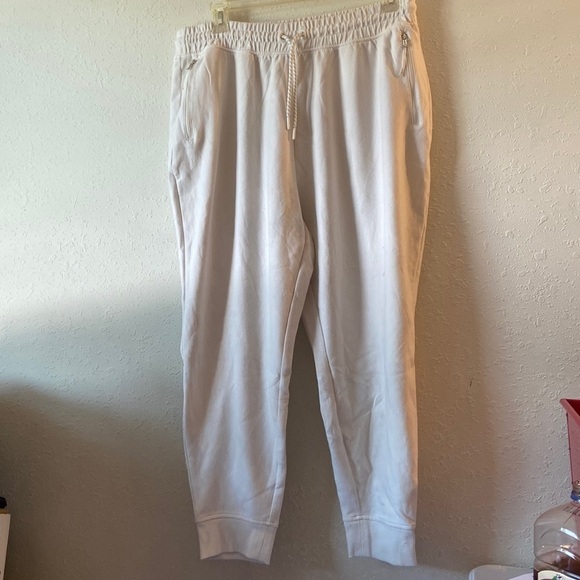 Mens size extra large, Old Navy, active white joggersD18 - Picture 1 of 7